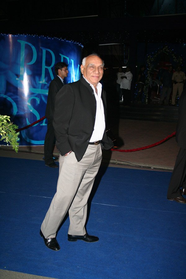 Yash Chopra at the premiere of Saawariya