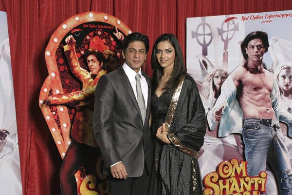 Shahrukh Khan, Deepika Padukone at Om Shanti Om Premiere in London 