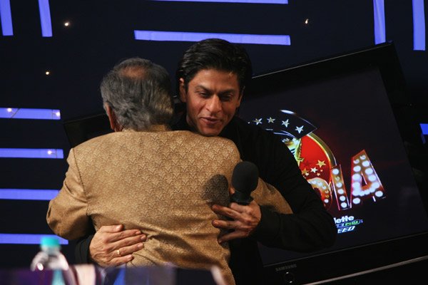 Anandji, Shahrukh Khan at Jhoom India Reality Show 