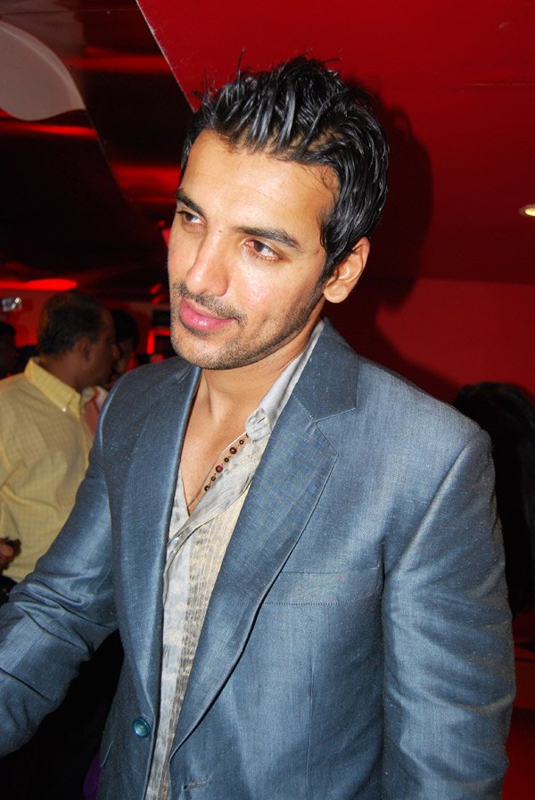 John Abraham at the Permiere of Dhan Dhana Dhan Goal