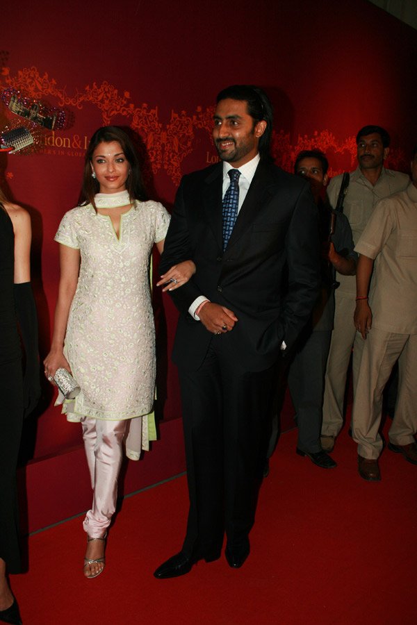 Aishwarya Rai, Abhishek Bachchan at the London Mayor Ken's party
