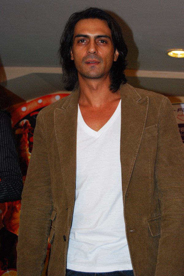 Arjun Rampal during Fame announcement Om Shanti Om Competition Winner