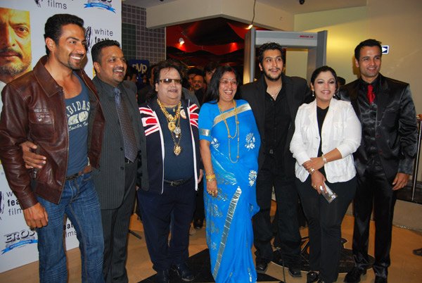 Sudhanshu Pandey, Sanjay Gupta, Bappi Lahiri, Rohit Roy at the premiere of Dus Kahaniyaan