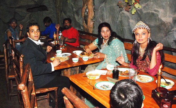 Rakhi Sawant celebrates her belated birthday at Wild Dining 