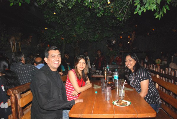 Sanjeev Kapoor at Rakhi Sawant's belated birthday party at Wild Dining 