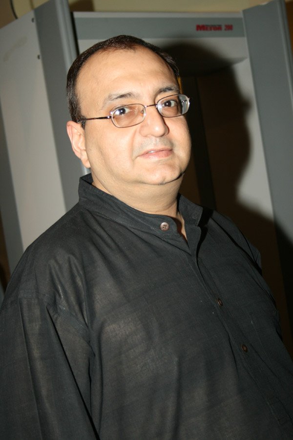 Vivek Vasvani at the premiere of Khoya Khoya Chand 