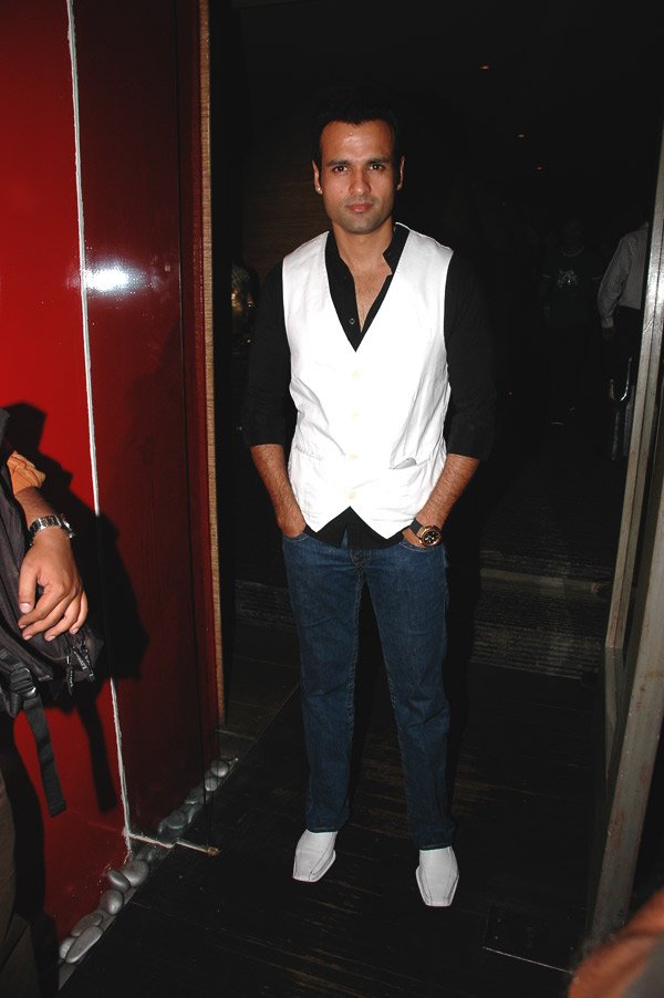Rohit Roy at Channel V celebrates success of India's Hottest