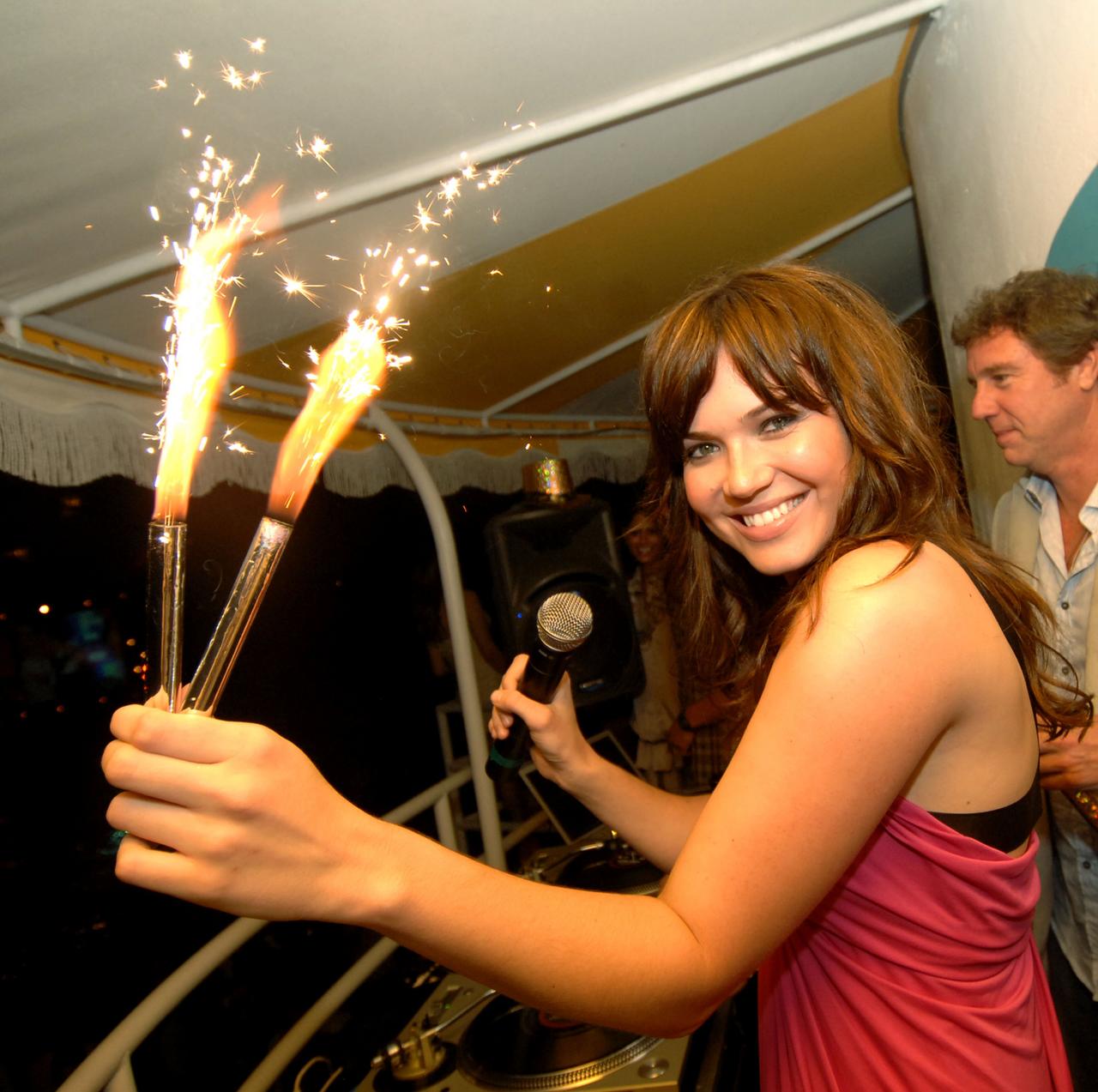 Mandy Moore New Years Eve-5