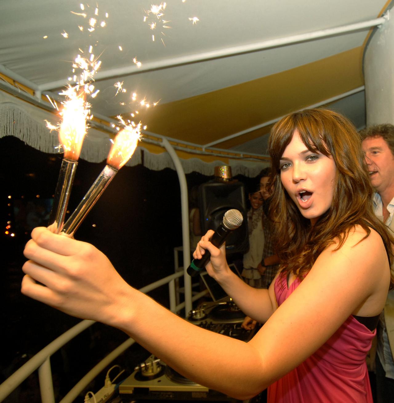 Mandy Moore New Years Eve-14
