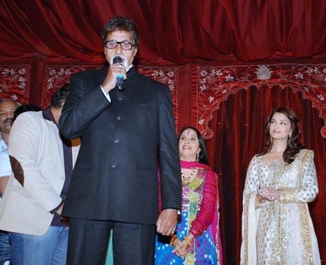 Amitabh Bachchan, Javed Akhtar, Aishwarya Rai at the Jodhaa Akbar Music Launch 