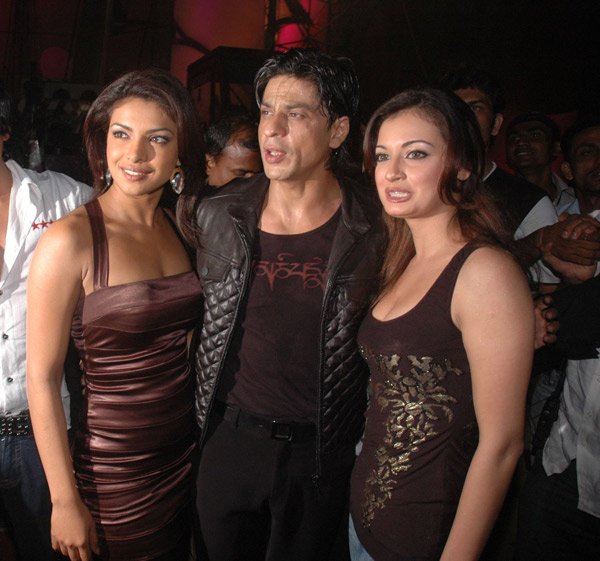 Shahrukh Khan, Priyanka Chopra, Diz Mirza at the Bindass India Concert 