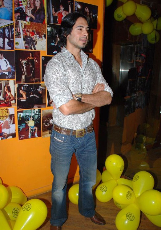 Dino Morea at the launch of Gold Gym Calender