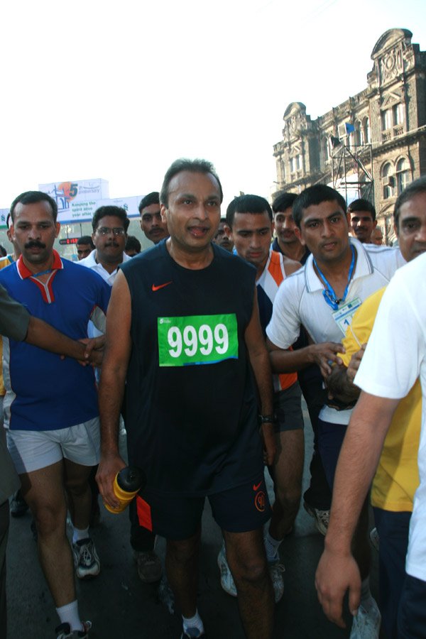 Anil Ambani at the 5th Standard Chartered Mumbai Marathon 2008 