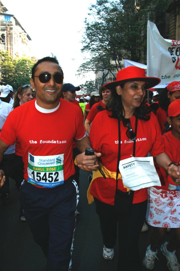 Rahul Bose, Shabana Azmi at the 5th Standard Chartered Mumbai Marathon 2008 