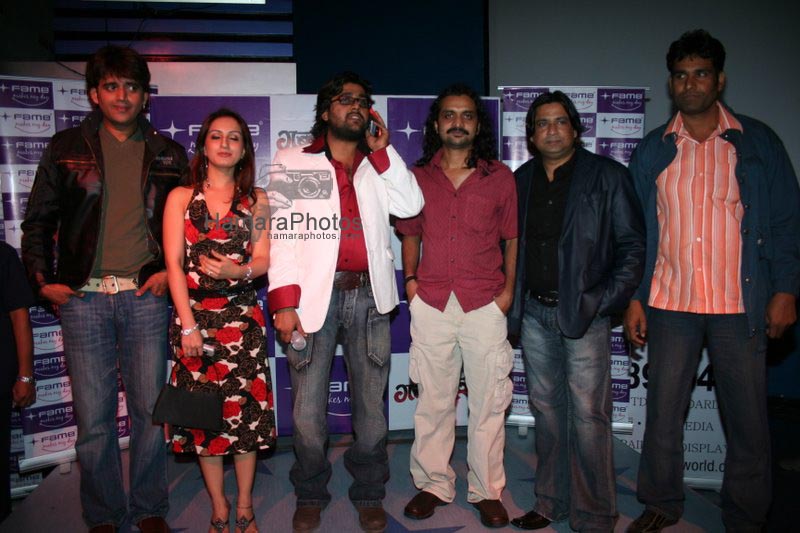 Ravi Kissen at Gabbar Singh Premiere at Fame Adlabs 