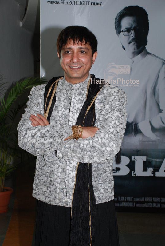 Sukhwinder at Subhash Ghai's birthday bash and music launch of film Black And White 