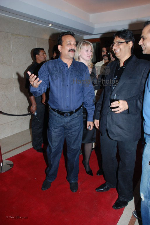 Bollyood A listers at DJ Aqeels new club Bling launch in Hotel Leela on Jan 27 2008 