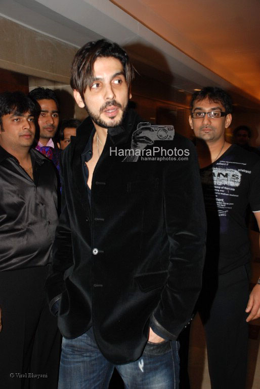 Zayed Khan at Bollyood A listers at DJ Aqeels new club Bling launch in Hotel Leela on Jan 27 2008 