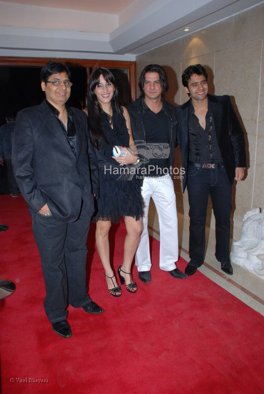Bollyood A listers at DJ Aqeels new club Bling launch in Hotel Leela on Jan 27 2008 
