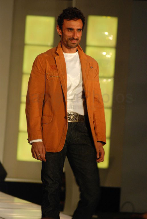 Rahul Dev at Coutons Fashion Show on 29th Jan 2008 