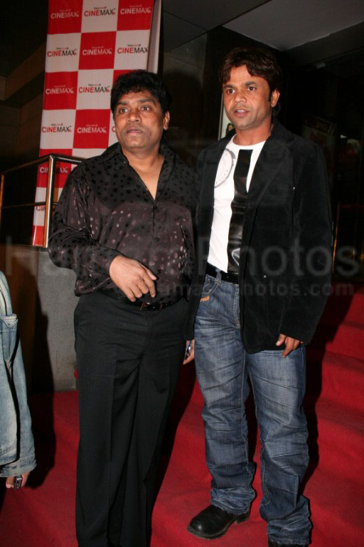 Rajpal Yadav, Johnny Lever at Rama Rama Kya Hai Dramaa premiere at Cinemax on Jan 30th 2008 