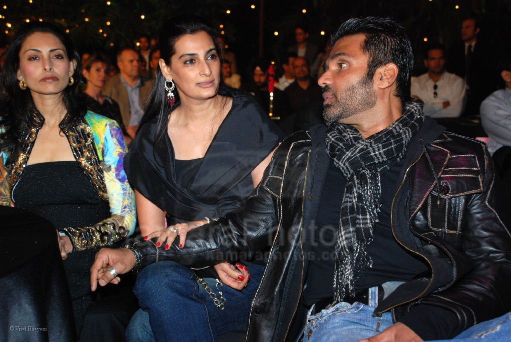 Mana Shetty and Sunil Shetty  at Mission Instanbul stars at Lycra Image Fashion Forum in Hotel Intercontinnental on Jan 30th 2008 