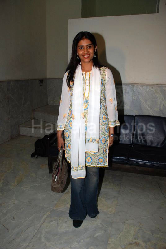 Sonali Kulkarni at marathi film Valu premiere in Y B Chavan auditorium on Jan 25th 2008 
