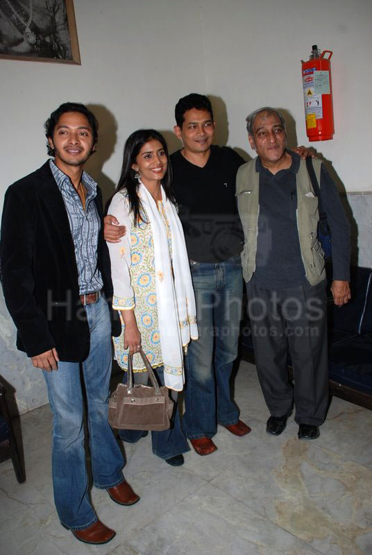 Shreyas Talpade, Sonali Kulkarni, Atul Kulkarni, Mohan Aghase at marathi film Valu premiere in Y B Chavan auditorium on Jan 25th 2008 