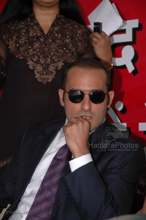 Akshay Khanna at Race music launch on the sets of Amul Star Voice Chotte Ustaad in Film City on Feb 4th 2008 