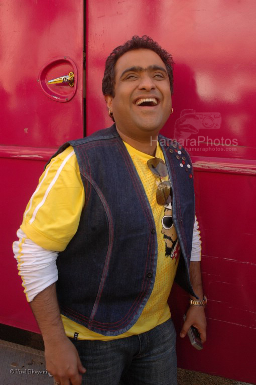 Kunal Ganjawala at Race music launch on the sets of Amul Star Voice Chotte Ustaad in Film City on Feb 4th 2008 