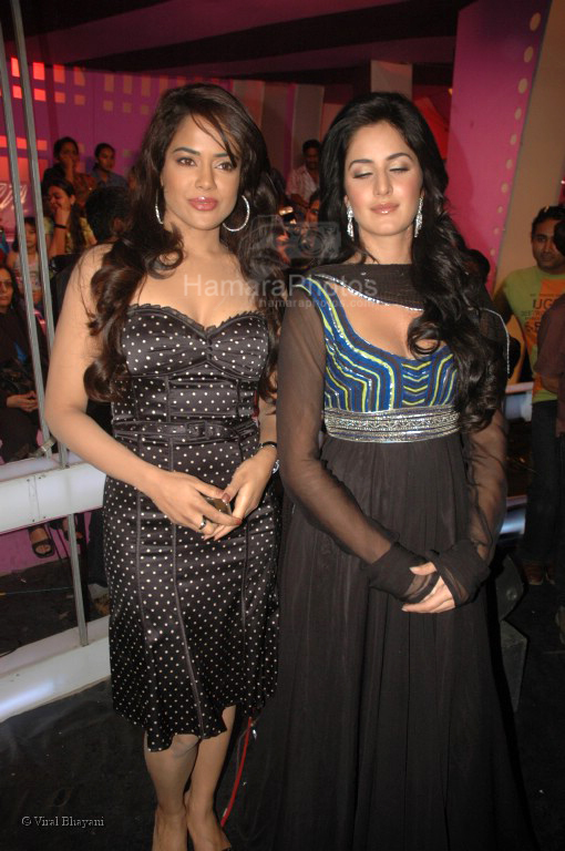 Sameera Reddy, Katrina Kaif at Race music launch on the sets of Amul Star Voice Chotte Ustaad in Film City on Feb 4th 2008 