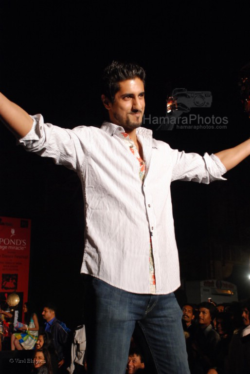 Fashion show hosted by Muse at Kalaghodha Festival On Feb 3rd 2008  