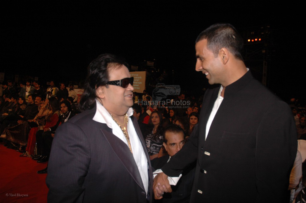 Bappi Lahiri ,Akshaye Kumar at the MAX Stardust Awards 2008 on 27th Jan 2008 