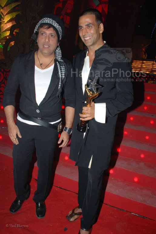 Govinda & Akshaye Kumar at the MAX Stardust Awards 2008 on 27th Jan 2008 ~0