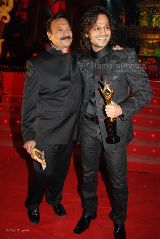 Suresh Oberoi, Vivek Oberoi at the MAX Stardust Awards 2008 on 27th Jan 2008 
