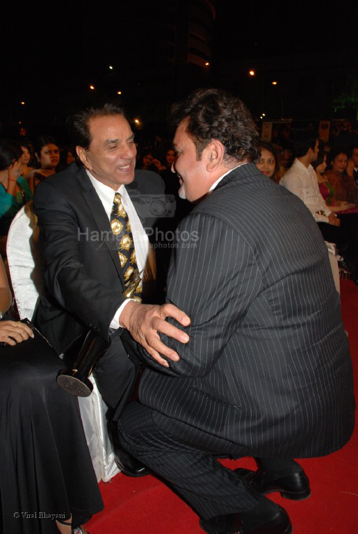 Rishi Kapoor  & Dharmendra at the MAX Stardust Awards 2008 on 27th Jan 2008 