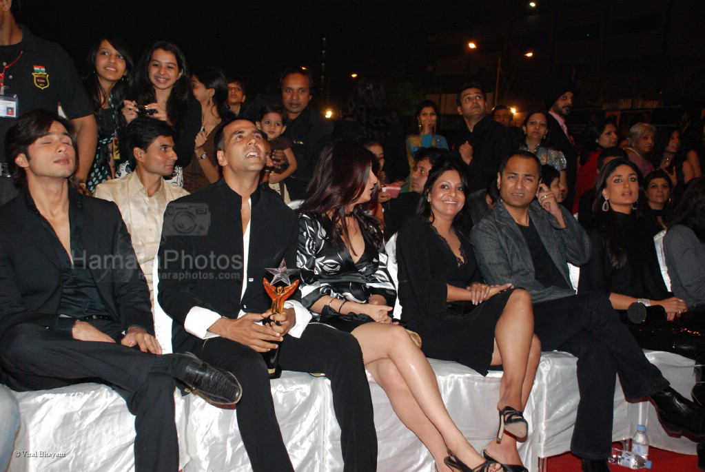 Shahid Kapor,Akshaye Kumar, Twinkle Khanna at the MAX Stardust Awards 2008 on 27th Jan 2008 