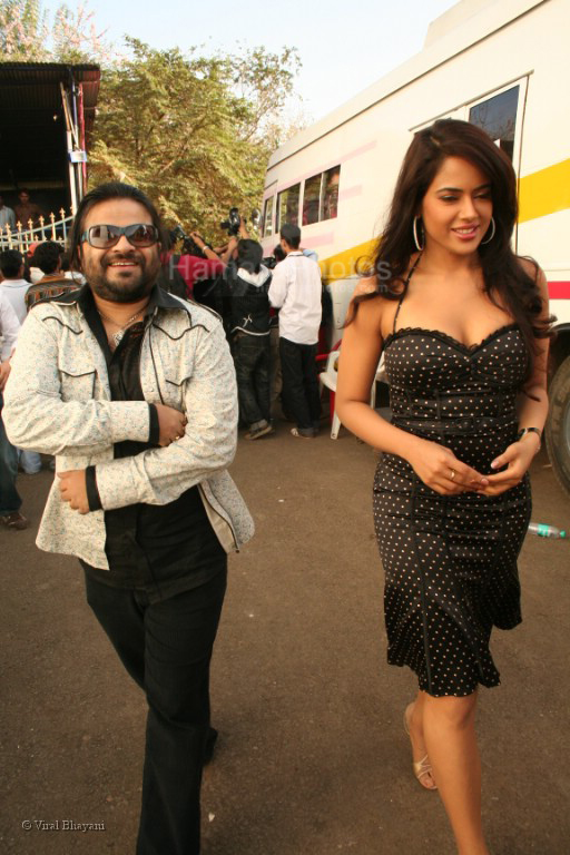 Pritam Chakraborty, Sameera Reddy at Race music launch on the sets of Amul Star Voice Chotte Ustaad in Film City on Feb 4th 2008 