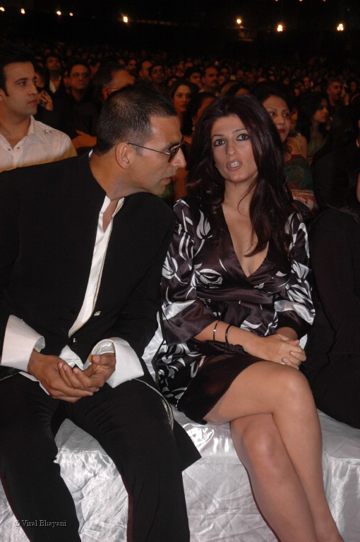 Akshaye Kumar with Twinkle Khanna at the MAX Stardust Awards 2008 on 27th Jan 2008 