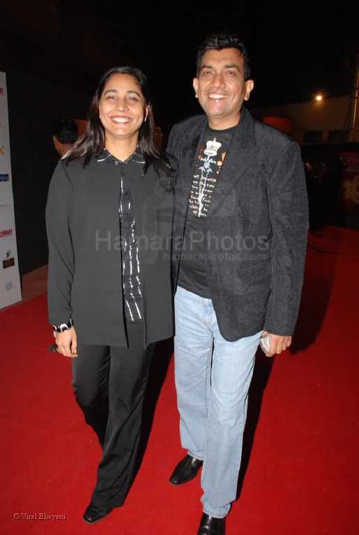 Sanjeev Kapoor with wife at the Global Indian TV Awards red carpet in Andheri Sports Complex on Feb 1st 2008 