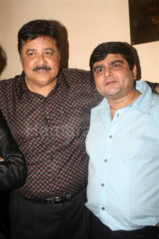 Satish Shah and Deven Bhojani at the launch of new show on JD Majethia's birthday 