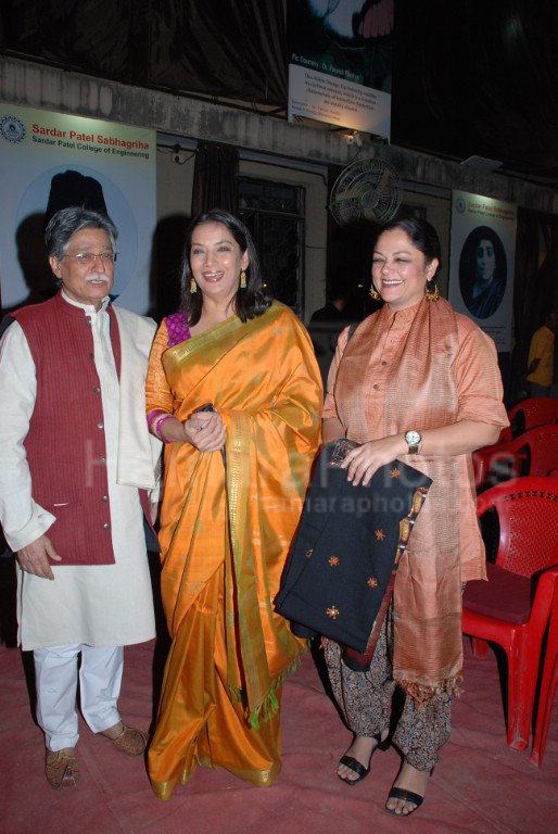 javed siddiqi,Shabana Azmi,tanvi azmi at Javed Siddiqui's book Shyam Rang launch at Bhavans college campus on Feb 9t 2008