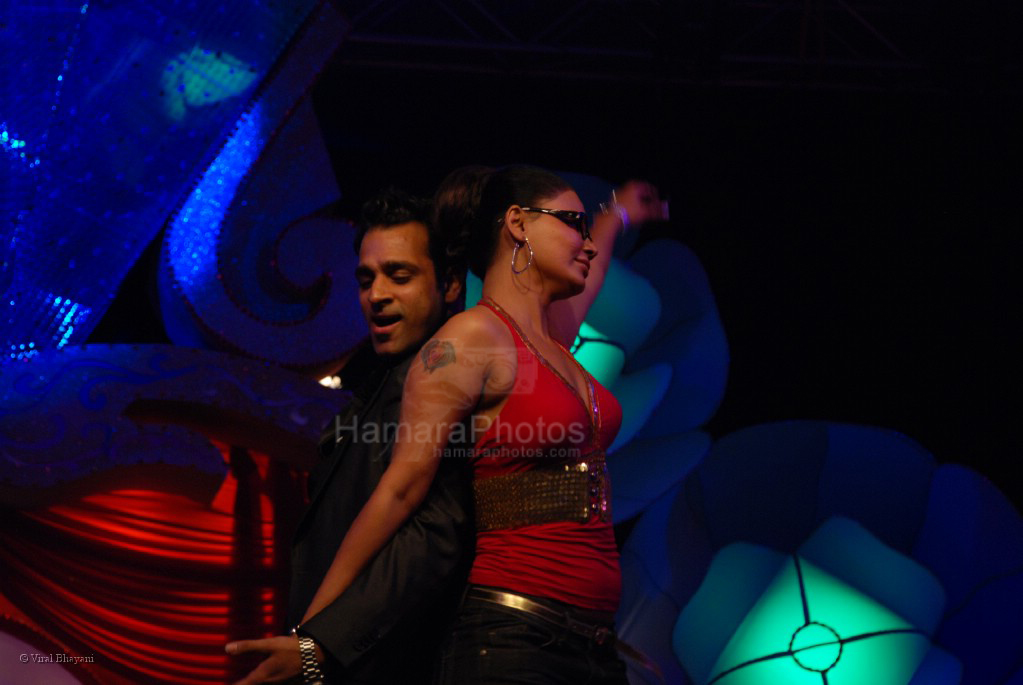 Rakhi Sawant - Abhishek Awasth at the Zee Valentine bash of Aur Pyar Ho Gaya in Rennaisance Hotel on Feb 6th 2008