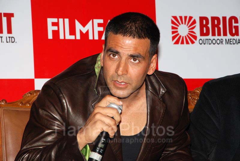 Akshay kumar promotes Filmfare at Sutra on 11th Feb 2008 