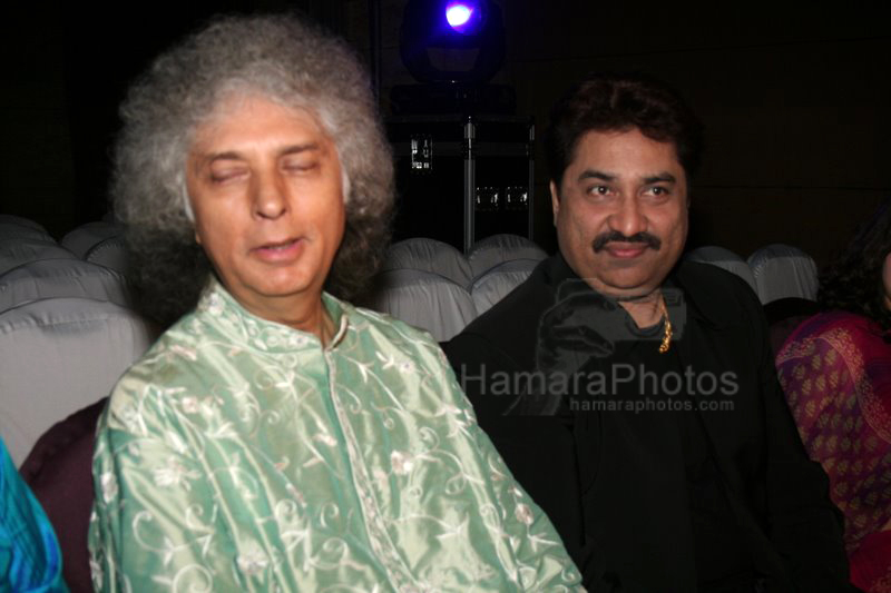 Kumar Sanu at Sonu Nigam first semi classical album Classicaly Mild at Grand Hyatt on 11th Jan 2008 