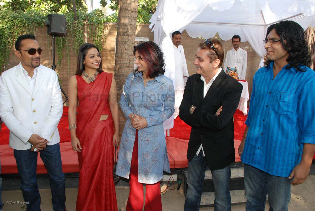 Rahul Bose,Mandira Bedi,Vinay Pathak, Ayesha Dharker at Mumbai Chaka Chak music launch in Salt Water Grill on Feb 13th 2008 