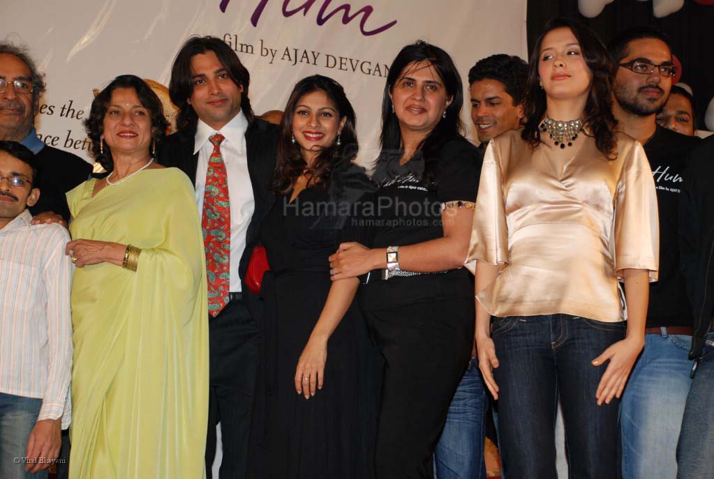 Tanisha,Ajay Devgan,Kajol  at U Me Aur Hum music launch in The Club on Feb 13th 2008