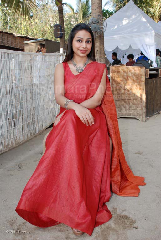Ayesha Dharker at Mumbai Chaka Chak music launch in Salt Water Grill on ...