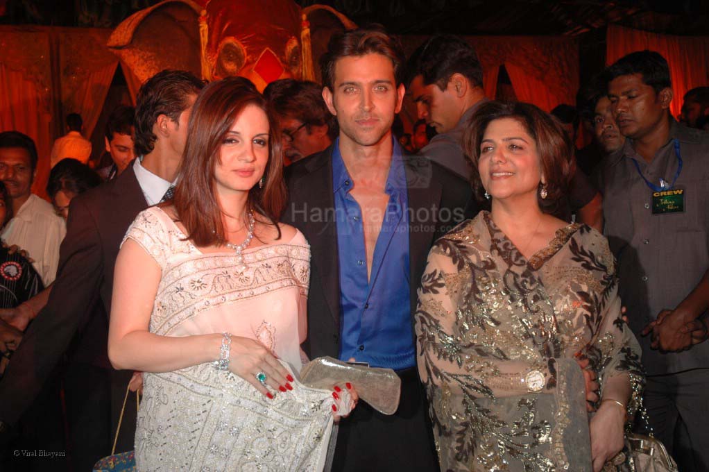 Hrithik Roshan,Suzzane at Jodhaa Akbar premiere at IMAX WADALA on 14th feb 2008 