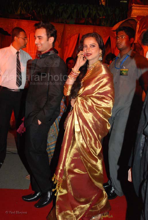 Rekha at Jodhaa Akbar premiere at IMAX WADALA on 14th feb 2008 